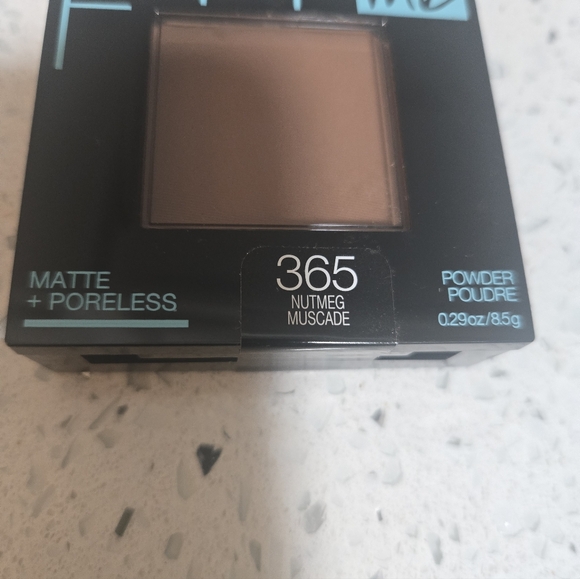 Maybelline Fit Me Matte + Poreless Powder - 365 Nutmeg NEW - Picture 2 of 3